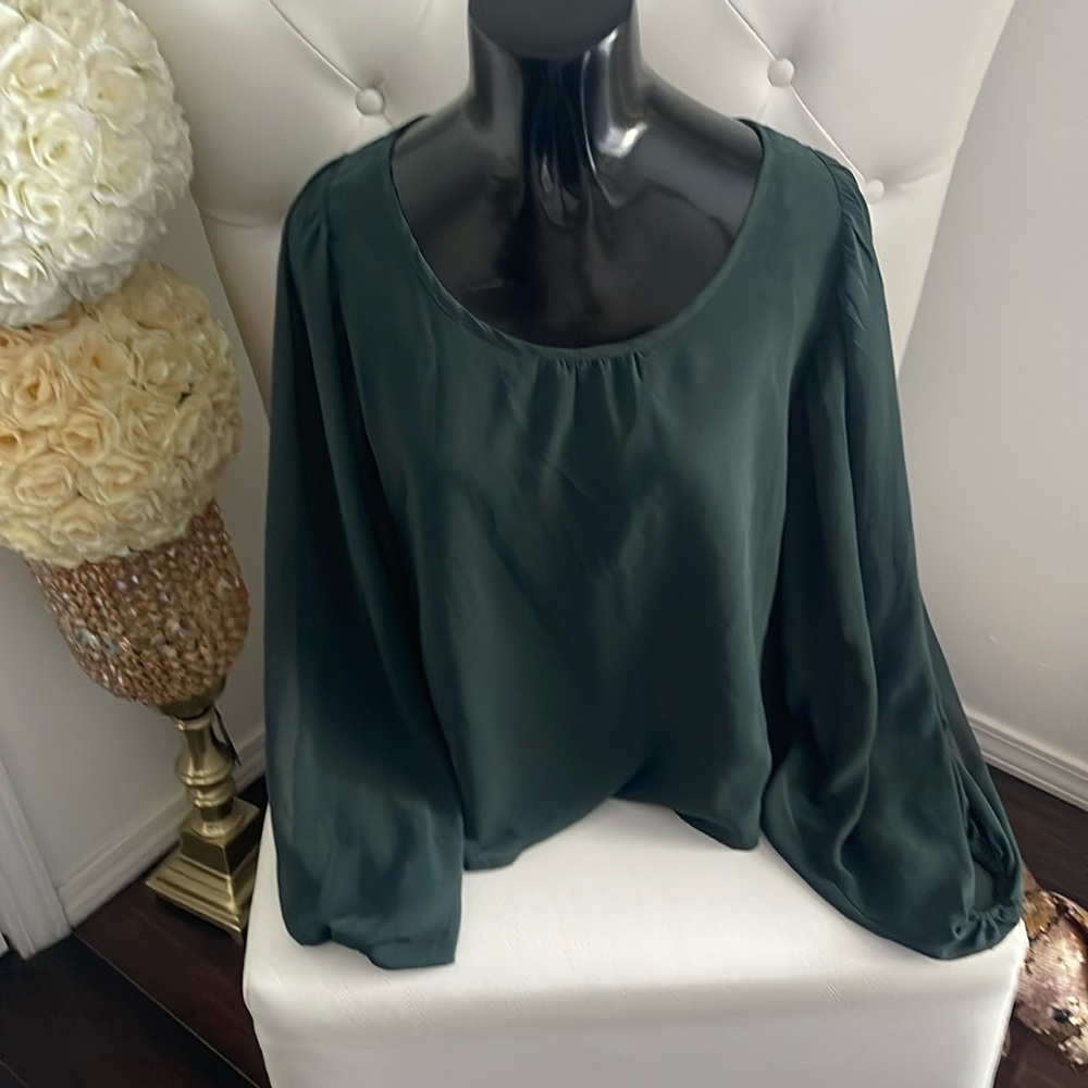 Women’s dark green top